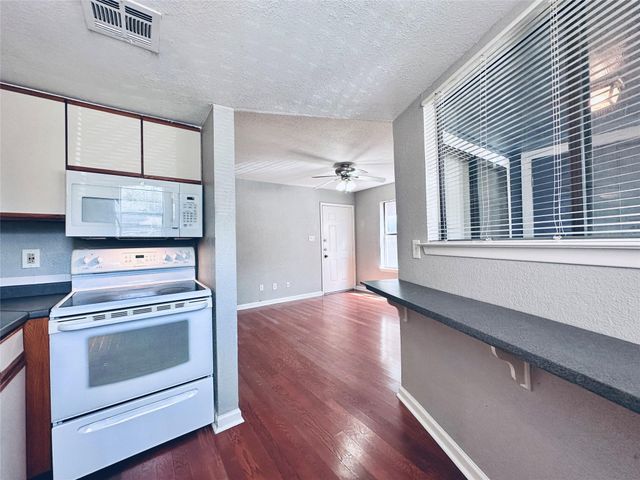 2500 Burleson RD 209, Austin, TX 78741