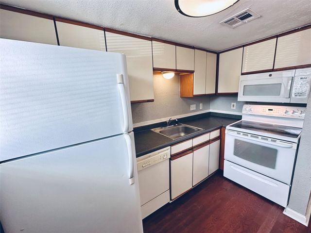 2500 Burleson RD 209, Austin, TX 78741