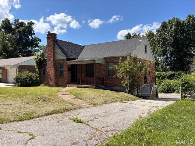 6765 Kenwood Drive, Northwoods, MO 63121