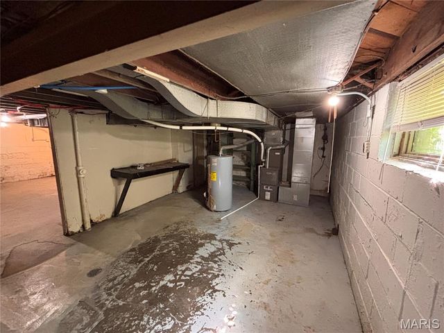 6765 Kenwood Drive, Northwoods, MO 63121