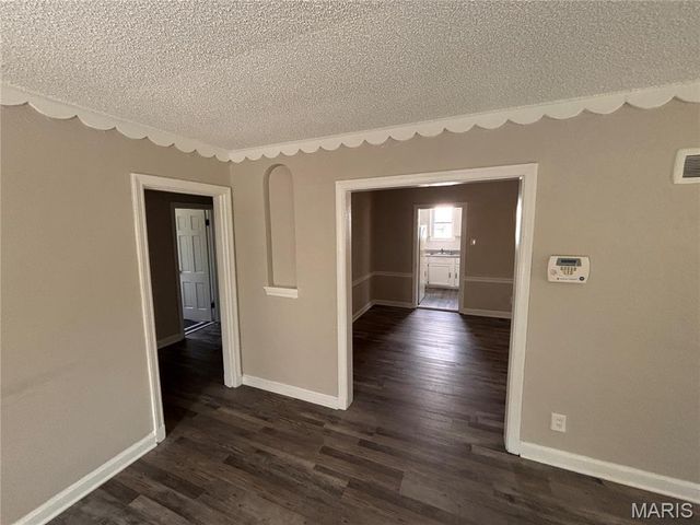 6765 Kenwood Drive, Northwoods, MO 63121