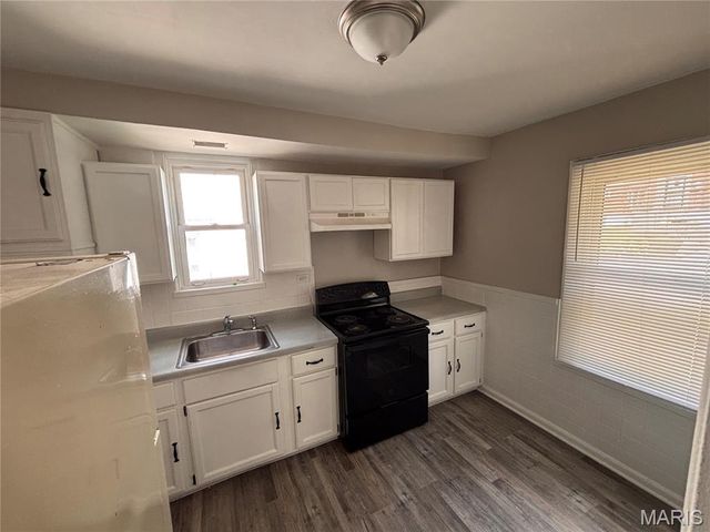 6765 Kenwood Drive, Northwoods, MO 63121