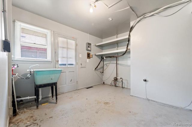 19936 Washburn Street, Detroit, MI 48221