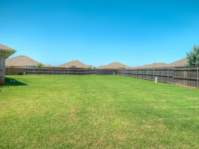11117 SW 34th Terrace, Yukon, OK 73099