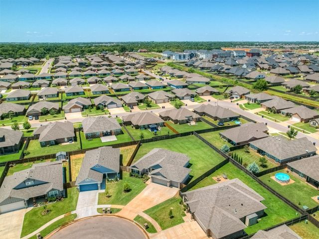 11117 SW 34th Terrace, Yukon, OK 73099