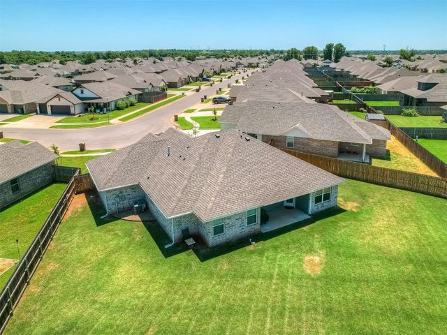 11117 SW 34th Terrace, Yukon, OK 73099