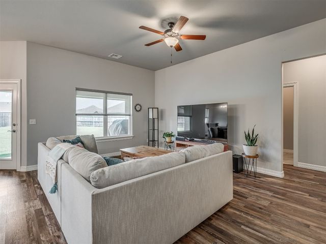 11117 SW 34th Terrace, Yukon, OK 73099