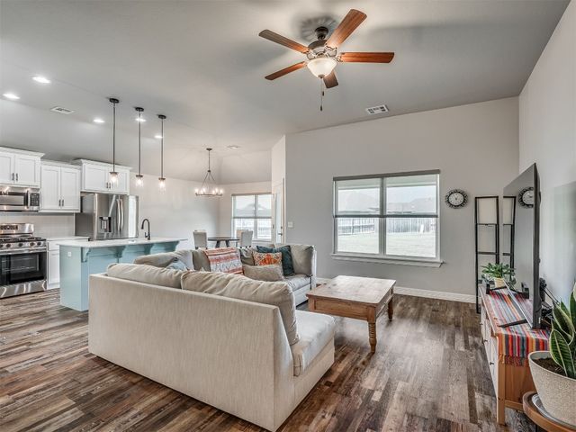 11117 SW 34th Terrace, Yukon, OK 73099