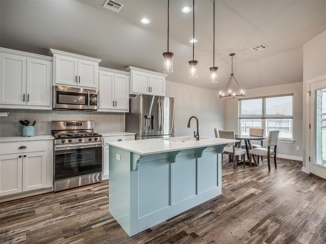 11117 SW 34th Terrace, Yukon, OK 73099