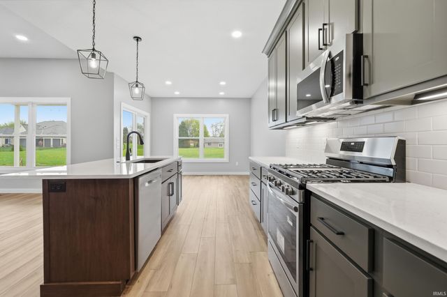 1373 Din Cove, Huntertown, IN 46748