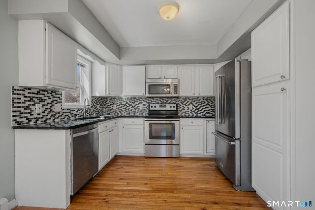 106 Oakwood Road, East Lyme, CT 06357