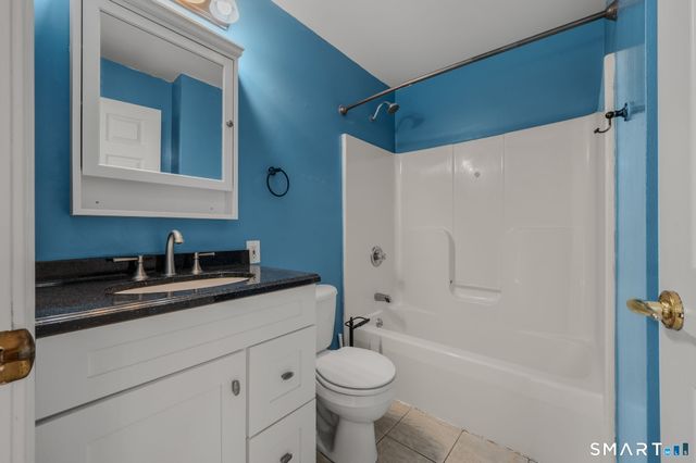 106 Oakwood Road, East Lyme, CT 06357