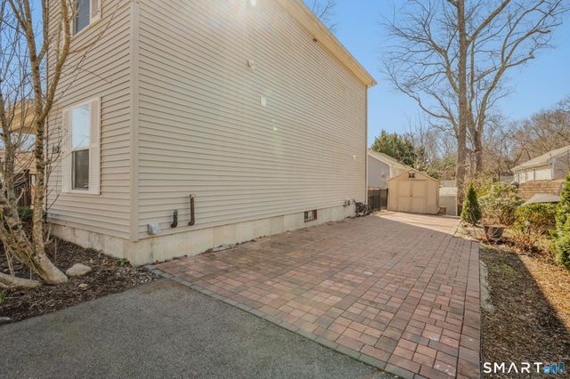 106 Oakwood Road, East Lyme, CT 06357