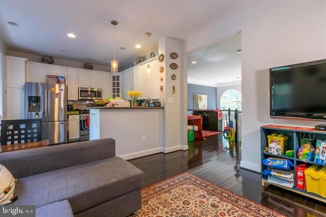 2519 GADSBY PL, Alexandria, VA 22311