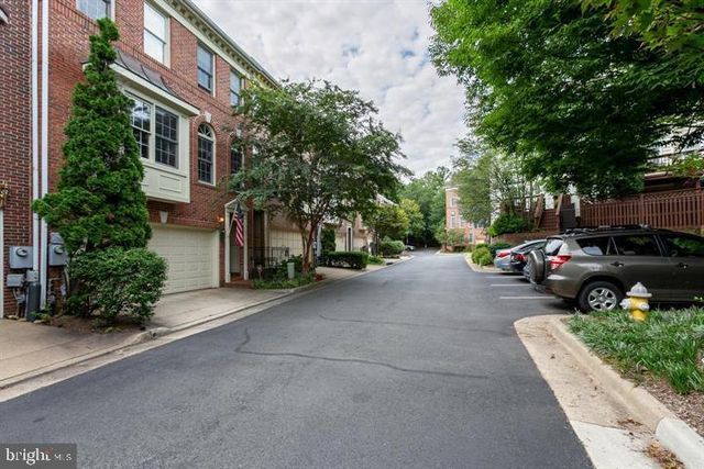 2519 GADSBY PL, Alexandria, VA 22311