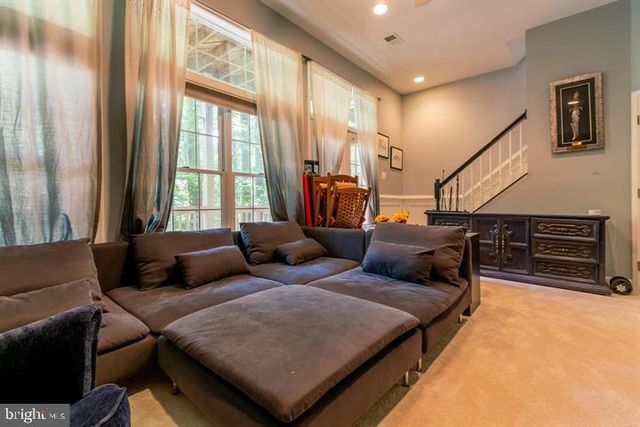 2519 GADSBY PL, Alexandria, VA 22311