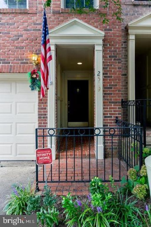 2519 GADSBY PL, Alexandria, VA 22311