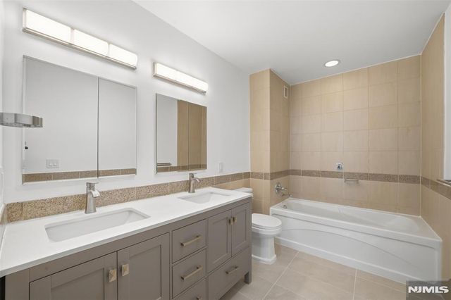 20 Newport Parkway 2012, Jersey City, NJ 07310