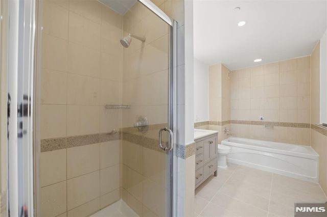 20 Newport Parkway 2012, Jersey City, NJ 07310