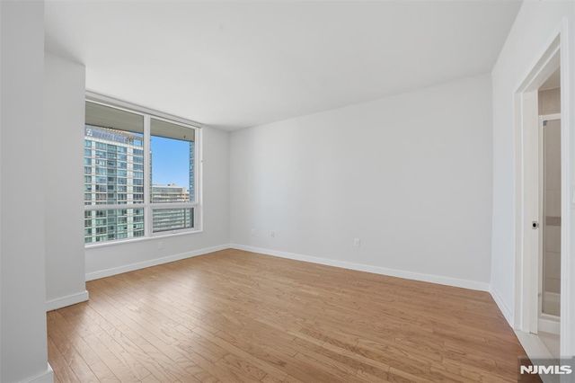 20 Newport Parkway 2012, Jersey City, NJ 07310