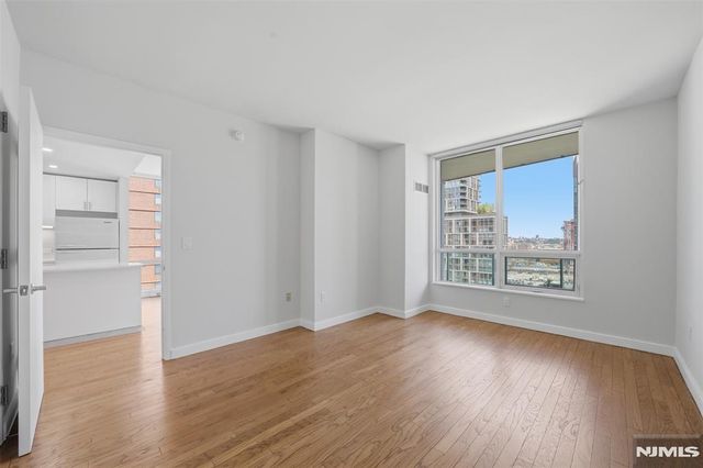 20 Newport Parkway 2012, Jersey City, NJ 07310