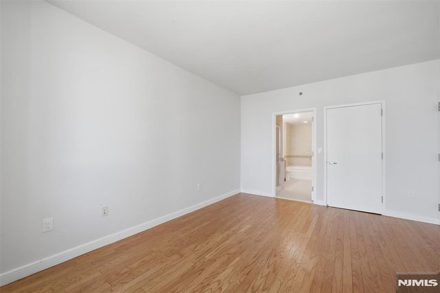 20 Newport Parkway 2012, Jersey City, NJ 07310