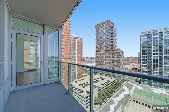 20 Newport Parkway 2012, Jersey City, NJ 07310