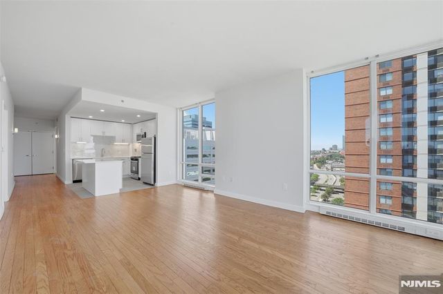 20 Newport Parkway 2012, Jersey City, NJ 07310
