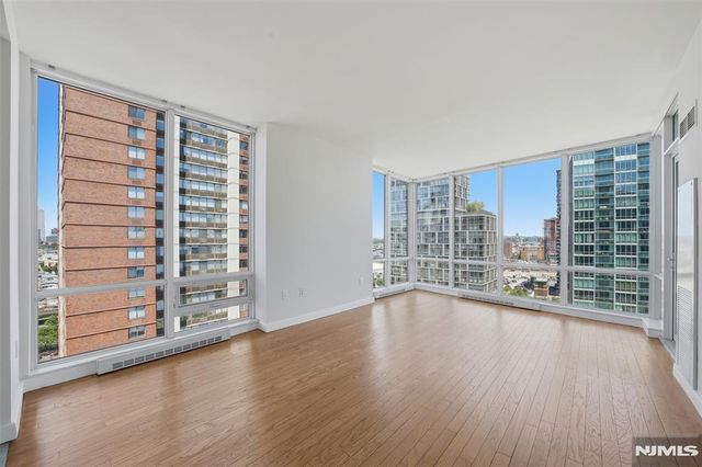 20 Newport Parkway 2012, Jersey City, NJ 07310