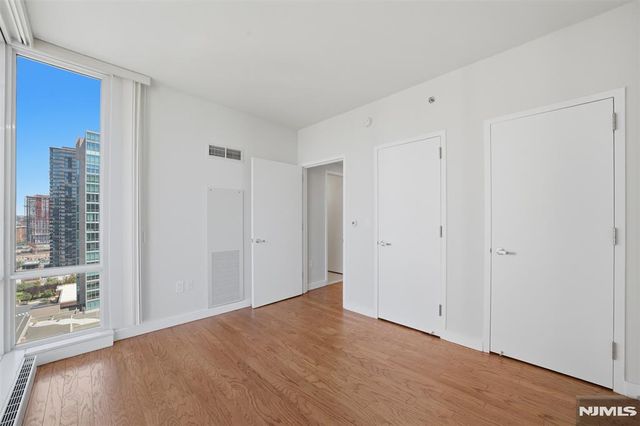 20 Newport Parkway 2012, Jersey City, NJ 07310