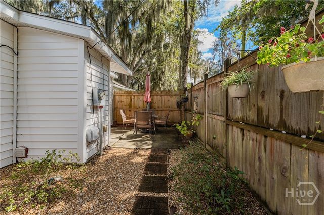 10 Longview Bluff Drive E, Savannah, GA 31419