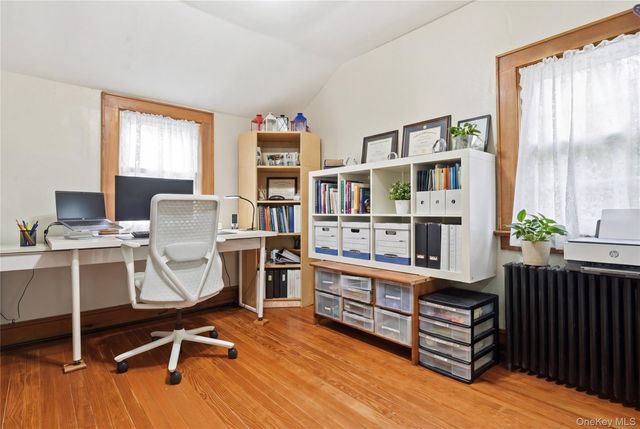 20 Point Drive S, Lake Peekskill, NY 10537