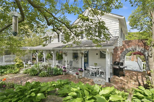 20 Point Drive S, Lake Peekskill, NY 10537