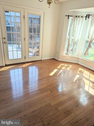 46582 BROADSPEAR TER, Sterling, VA 20165