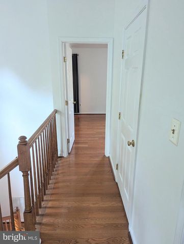 46582 BROADSPEAR TER, Sterling, VA 20165