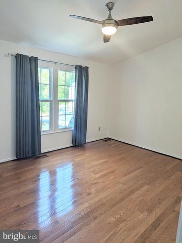 46582 BROADSPEAR TER, Sterling, VA 20165