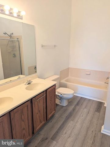 46582 BROADSPEAR TER, Sterling, VA 20165