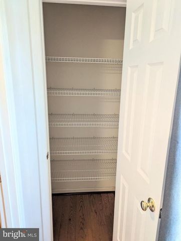 46582 BROADSPEAR TER, Sterling, VA 20165