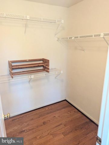 46582 BROADSPEAR TER, Sterling, VA 20165