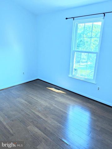 46582 BROADSPEAR TER, Sterling, VA 20165