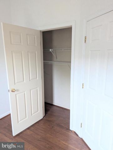 46582 BROADSPEAR TER, Sterling, VA 20165