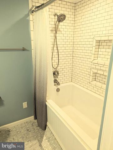 46582 BROADSPEAR TER, Sterling, VA 20165