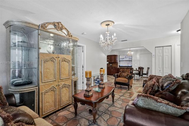 834 NW 115th St, Miami, FL 33168