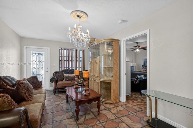 834 NW 115th St, Miami, FL 33168