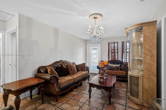 834 NW 115th St, Miami, FL 33168