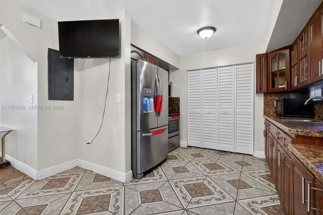 834 NW 115th St, Miami, FL 33168