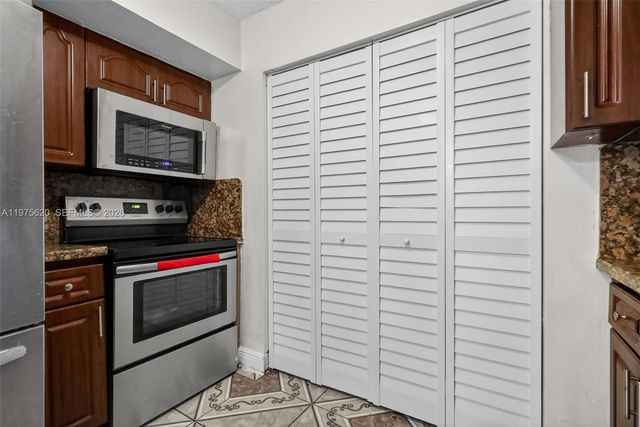 834 NW 115th St, Miami, FL 33168