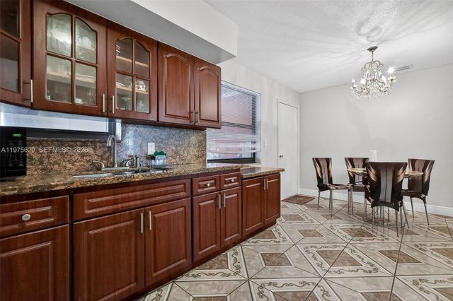 834 NW 115th St, Miami, FL 33168