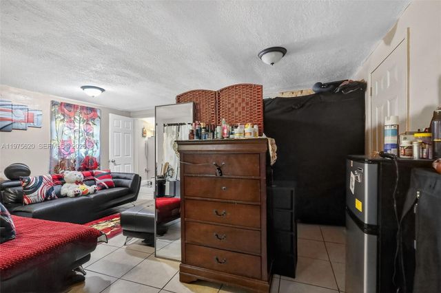 834 NW 115th St, Miami, FL 33168