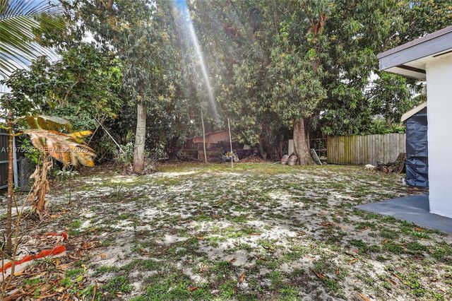 834 NW 115th St, Miami, FL 33168